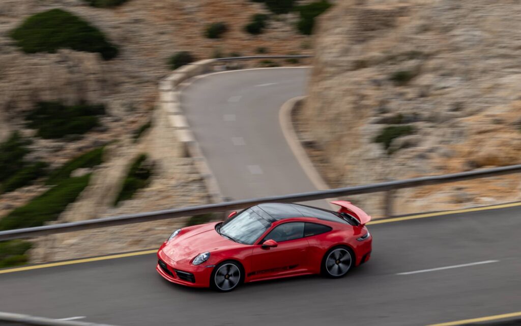 Sportwagentour roter Porsche Straße